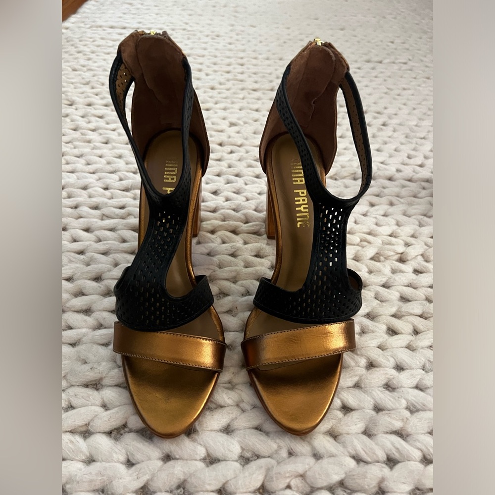 Nina Payne from Anthropologie. NWT. Gold & Black. Size 39 (8.5)
